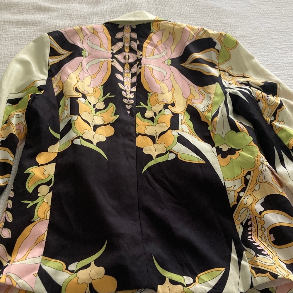 Floral Patterned Blazer - Picture 2 of 5